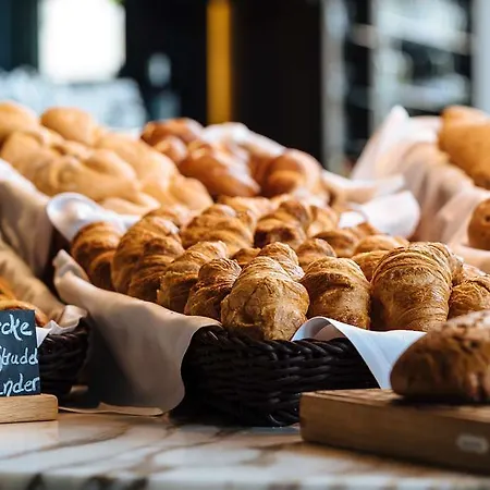 Hotel One Berlin-alexanderplatz 3*